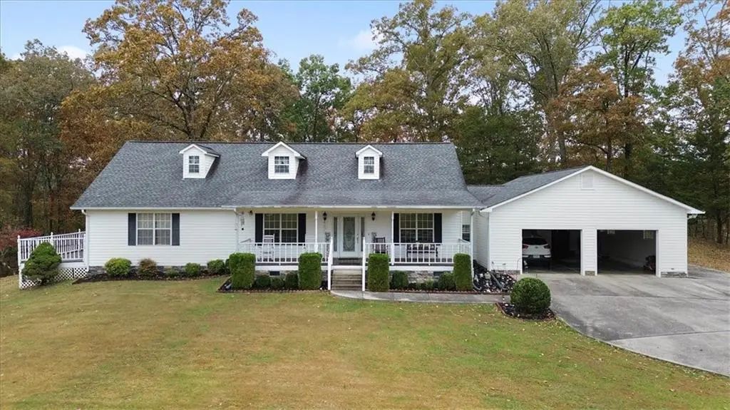 871 Robinson Road, Chatsworth