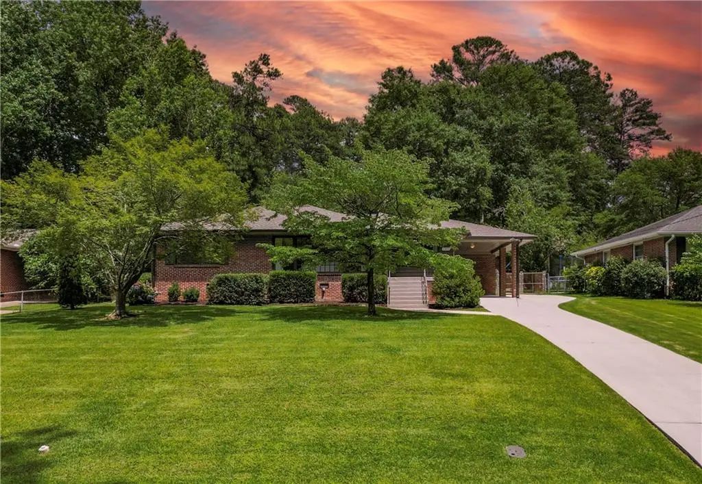 1355 Amanda Circle, Decatur