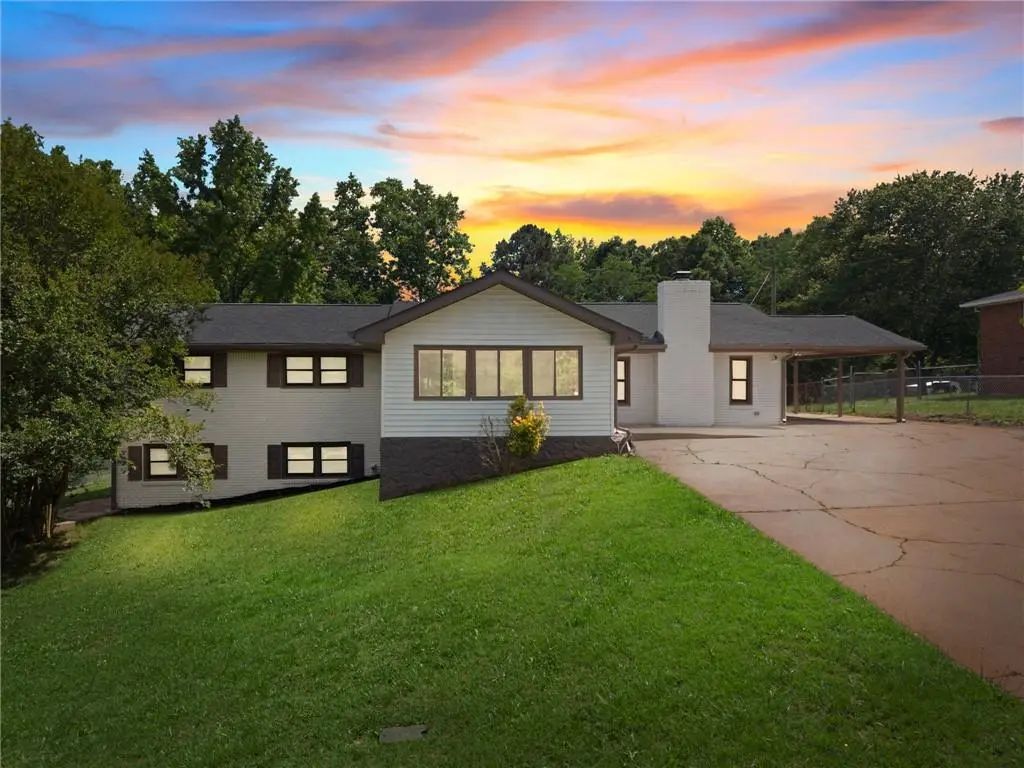 6684 Birch Road, Winston