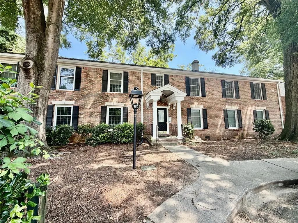 Unit 11d - 6700 Roswell Road, Atlanta