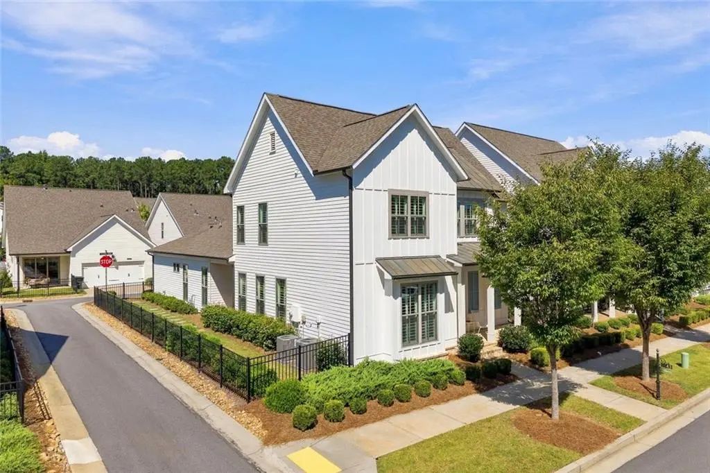 1043 Harvest Park Lane, Suwanee