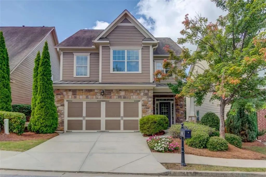 6907 Trailing Ivy Way, Flowery Branch