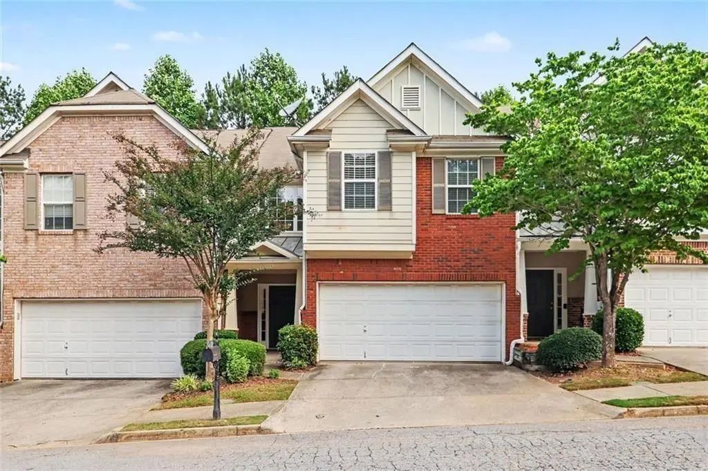 372 Creek Manor, Suwanee
