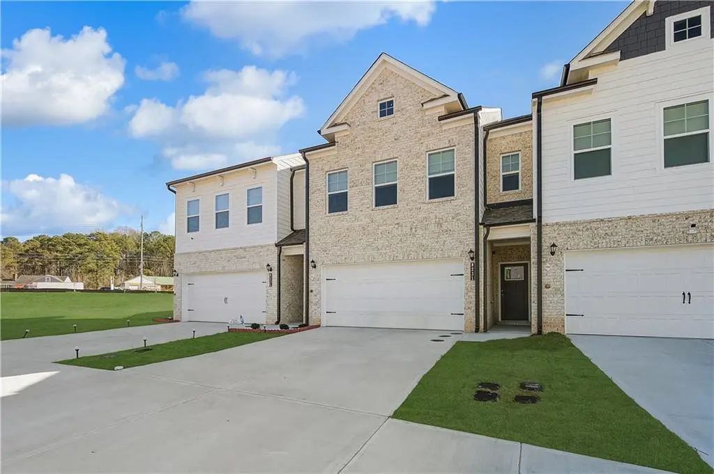 8110 Tiger Way, Riverdale