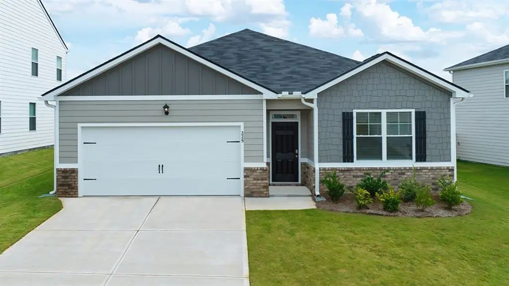 92 White Spruce Way, Newnan