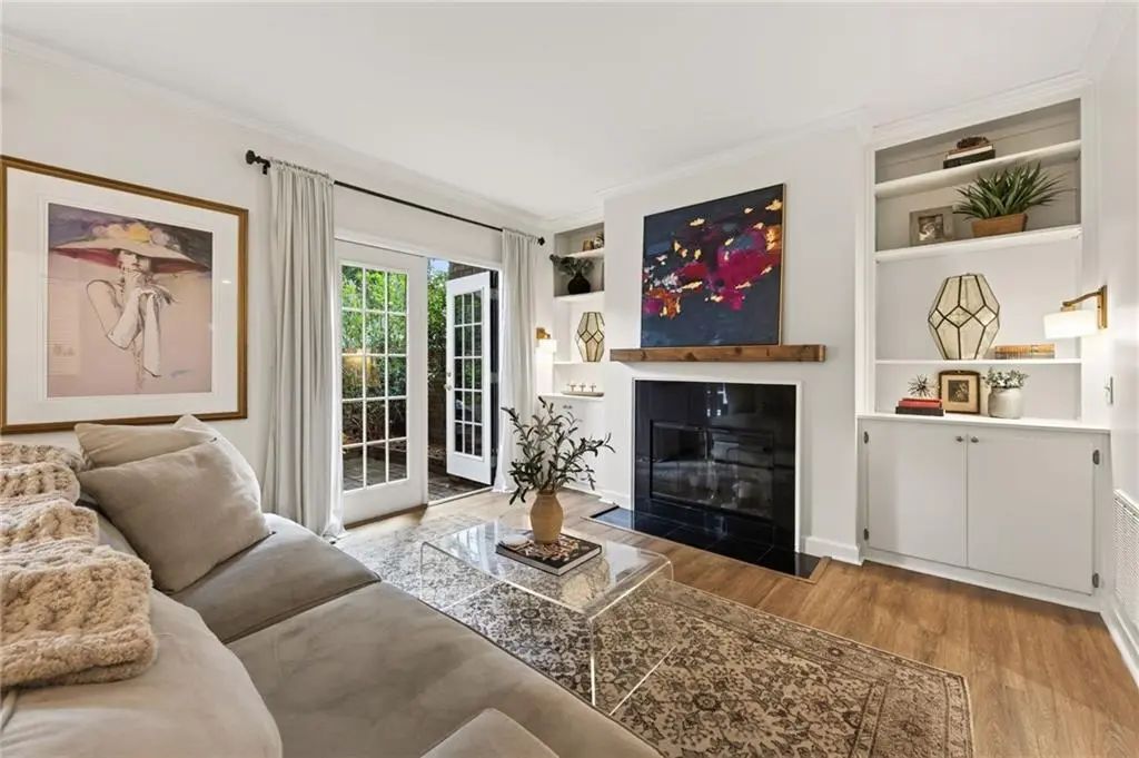 Unit 26 - 26 Old Ivy Square Ne, Atlanta