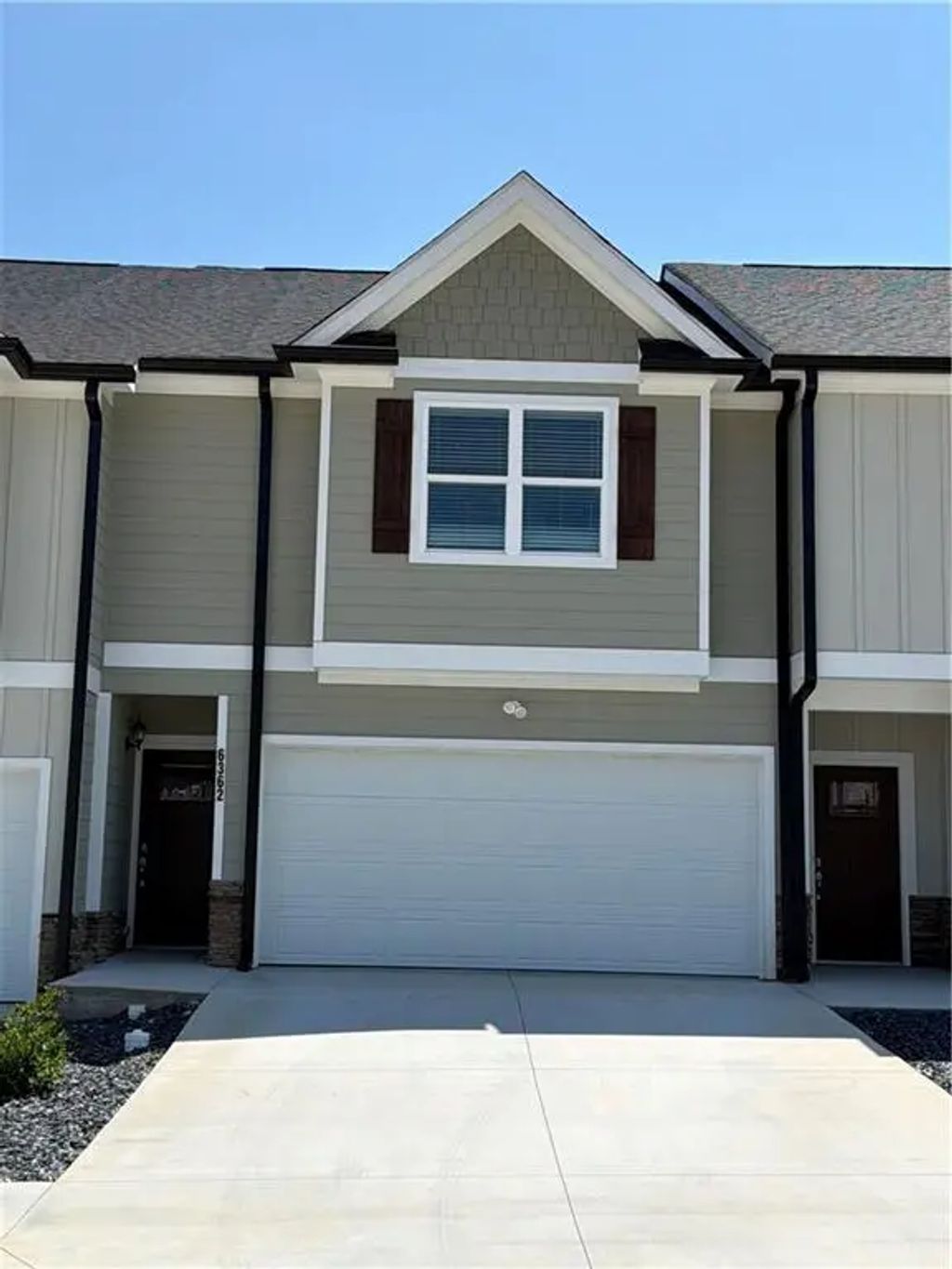 6362 Pine Ridge, Lula
