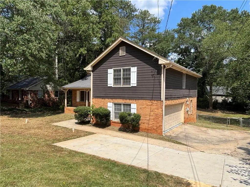 676 Killian Hill Road Sw, Lilburn