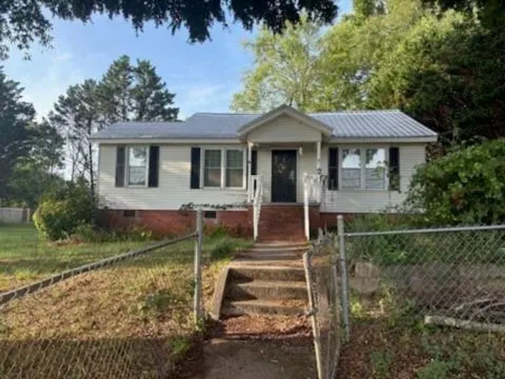 3 W 1st Street, Aragon
