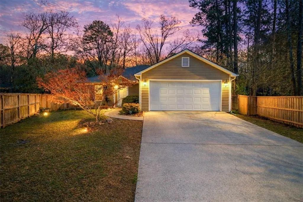 212 Whispering Pine Circle Ne, White