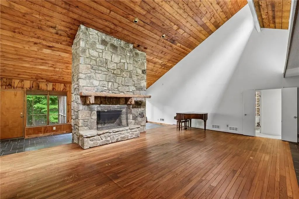 5501 Tilly Mill Road, Atlanta