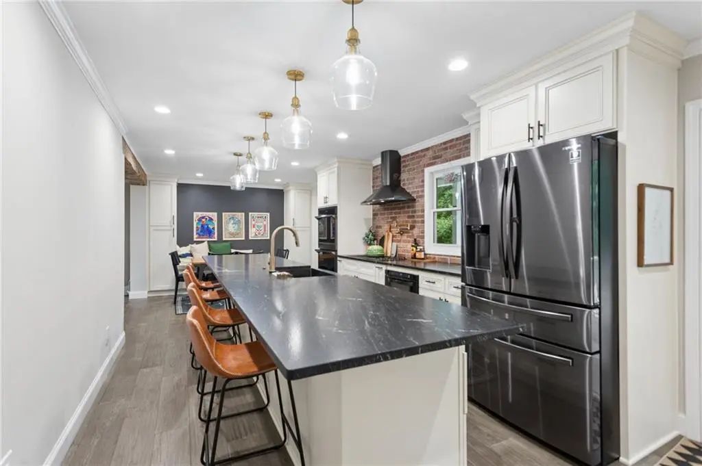 3825 Creekview Drive Ne, Marietta