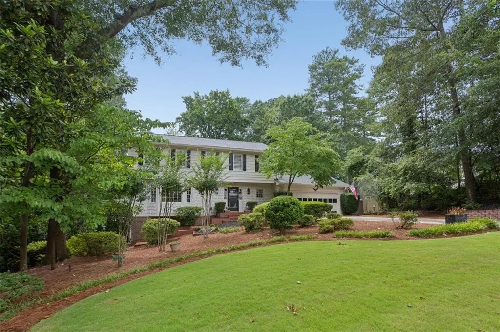 3825 Creekview Drive Ne, Marietta