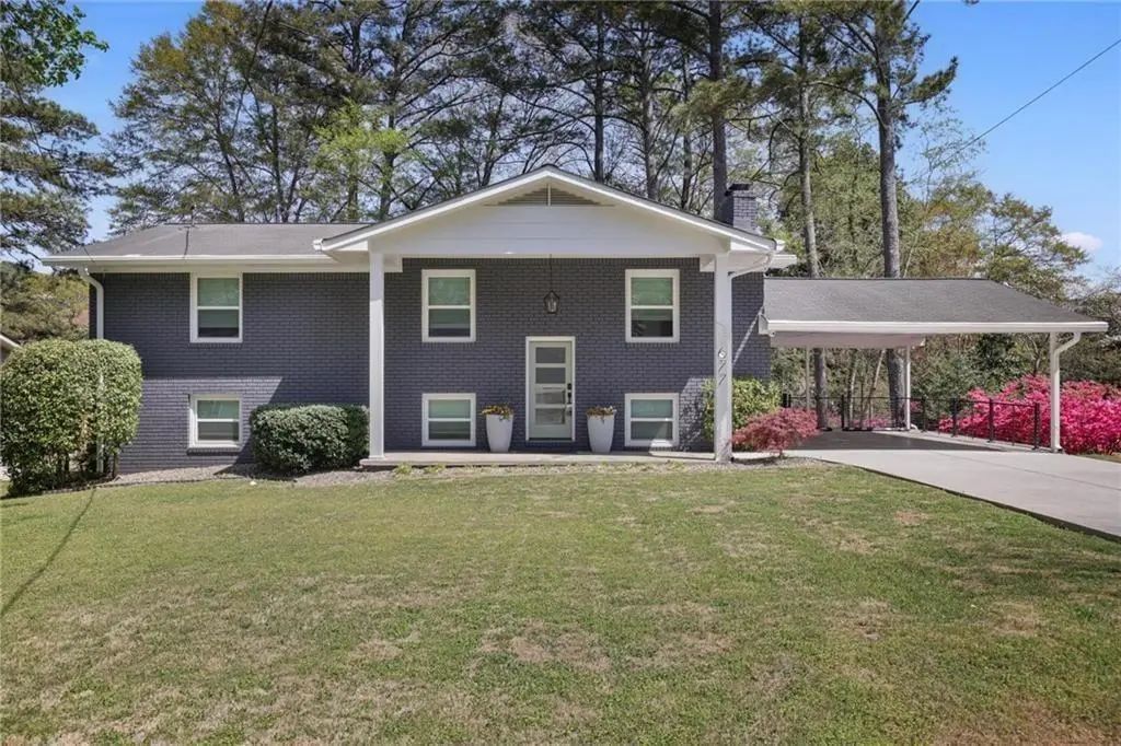 677 Hillandale Circle Sw, Marietta
