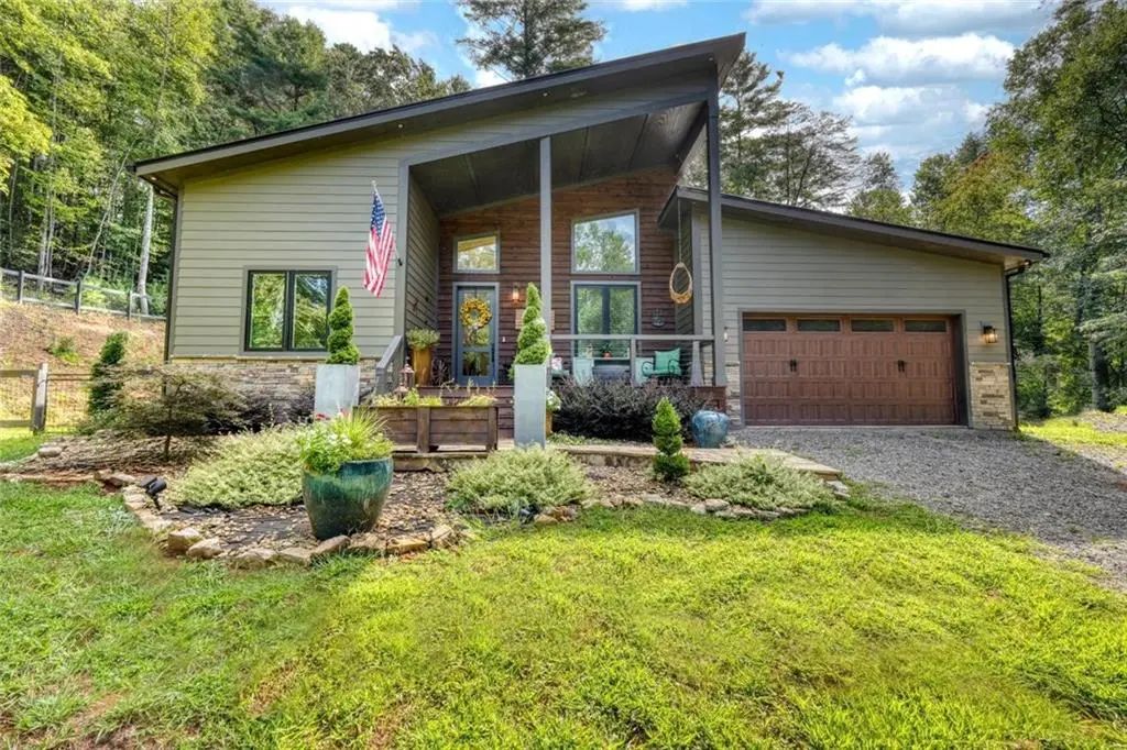 6824 Mountain Laurel Road, Hiawassee