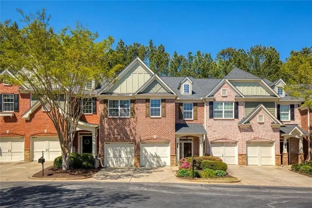 1404 Lexington Dr, Roswell