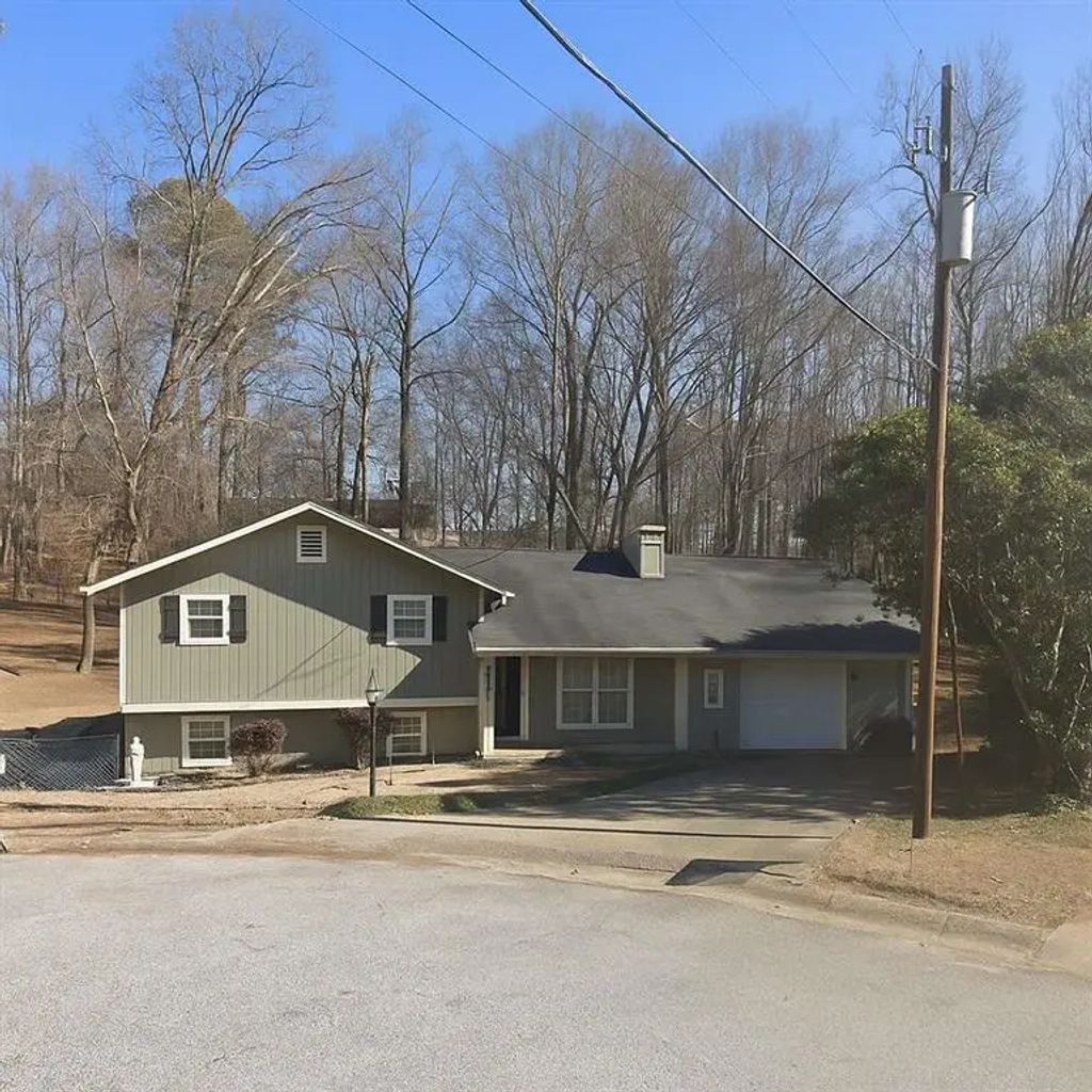 4450 Poplar Court, Douglasville