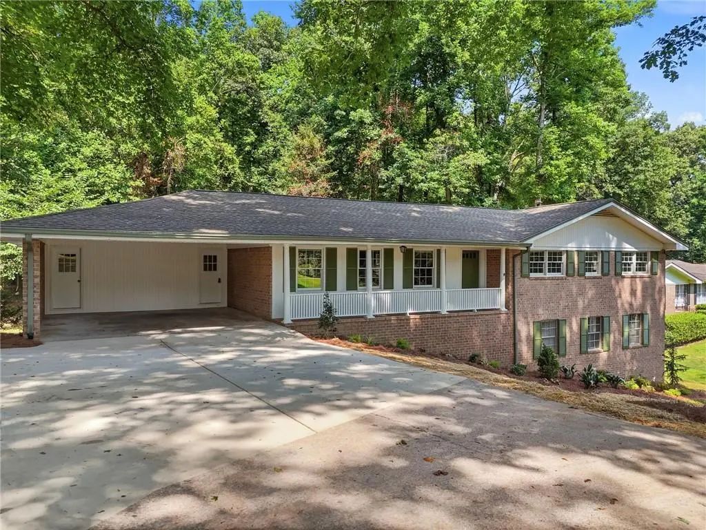7215 Sinyard Road, Lithia Springs