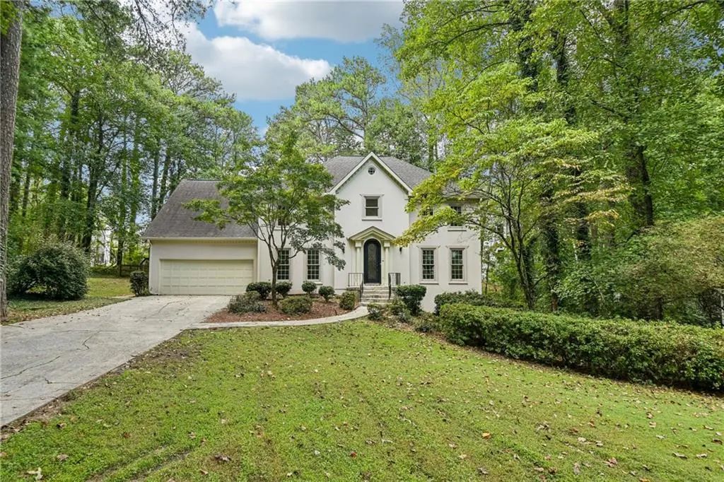286 River Cliff Se, Marietta