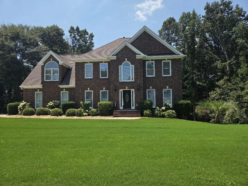 465 Young James Circle, Stockbridge