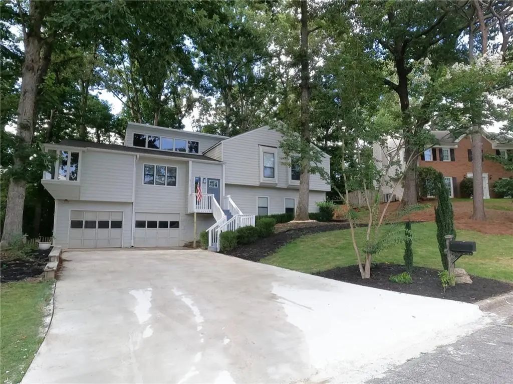 510 Wood Valley Trc, Roswell