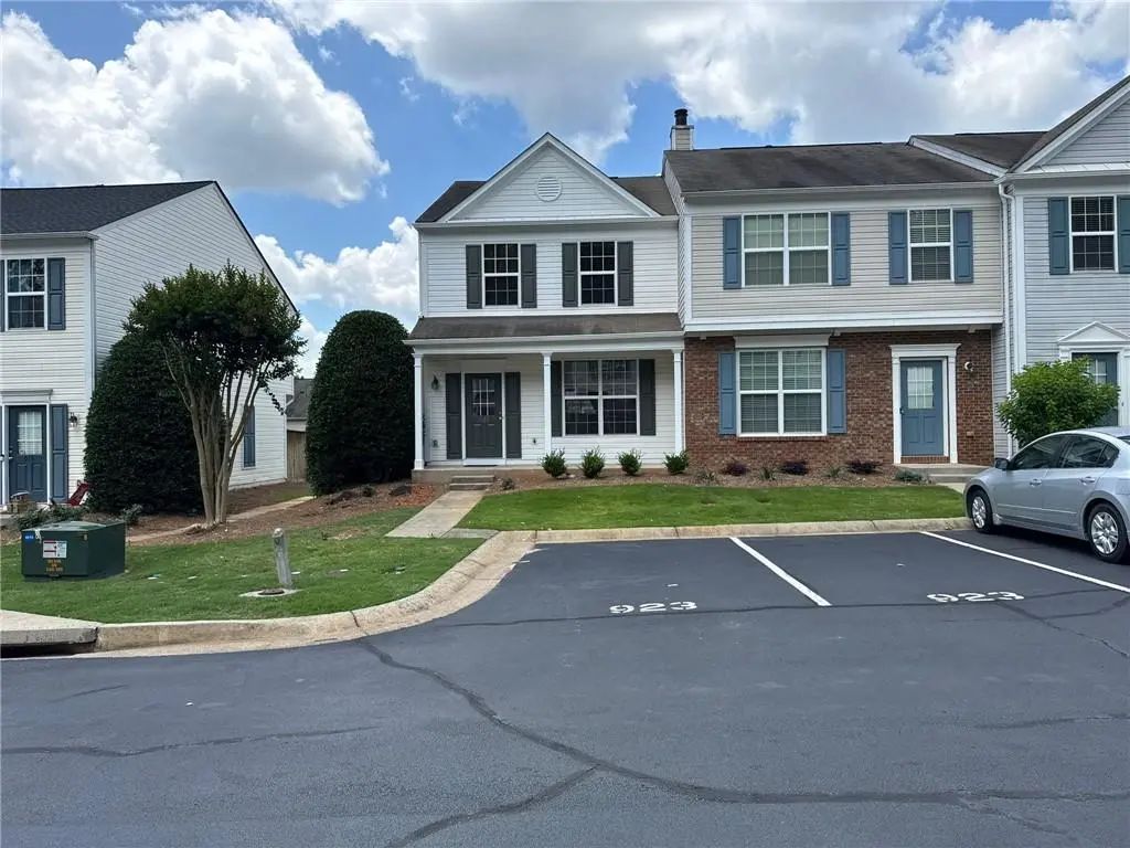 923 Prestwyck Court, Alpharetta