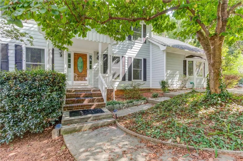 5104 Onawa Court, Lilburn
