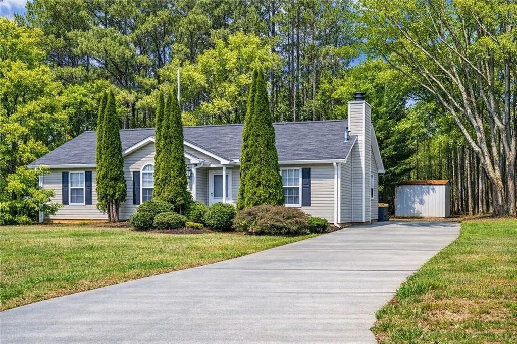 275 Southern Trace Way, Rockmart