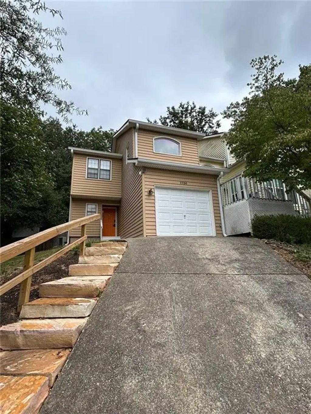 1730 Paddle Wheel Drive Ne, Marietta