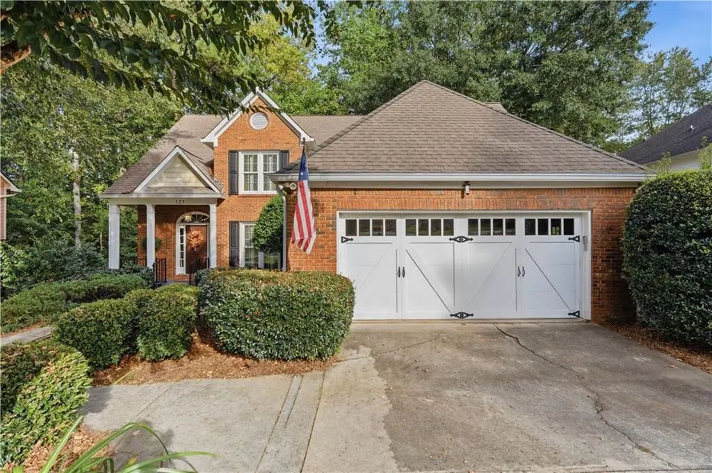 121 Red Oak Lane, Alpharetta