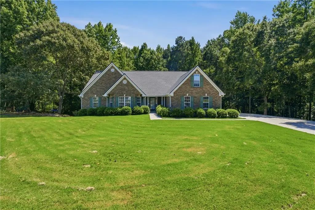 1611 Lake View Court, Loganville