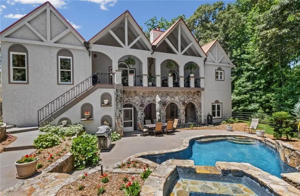 253 Charles Road, Canton