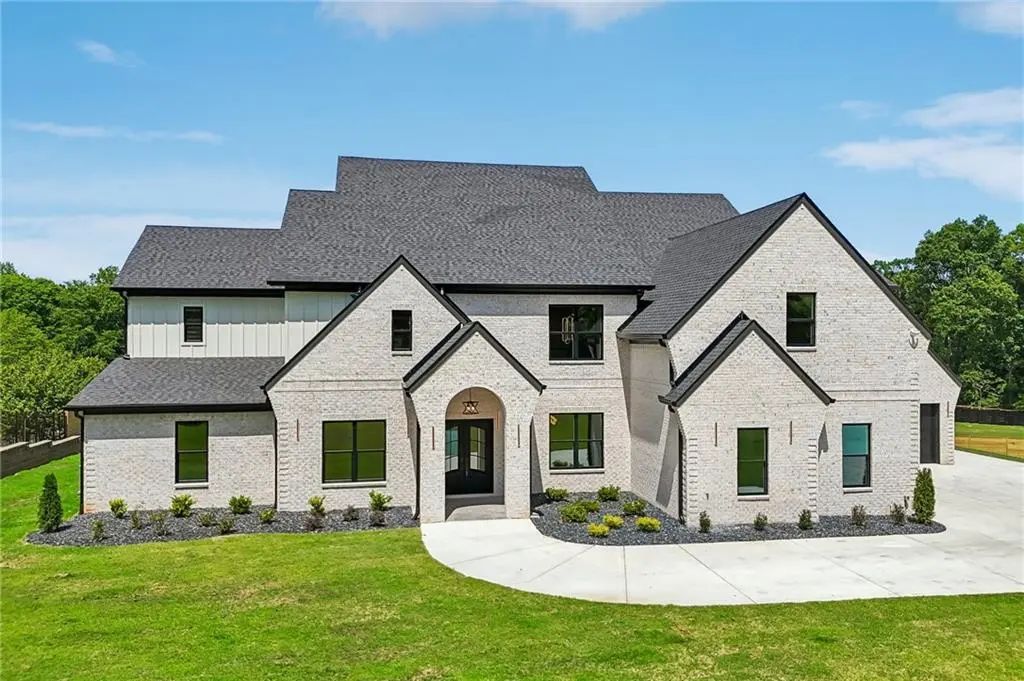 3207 Thompson Mill Rd, Buford