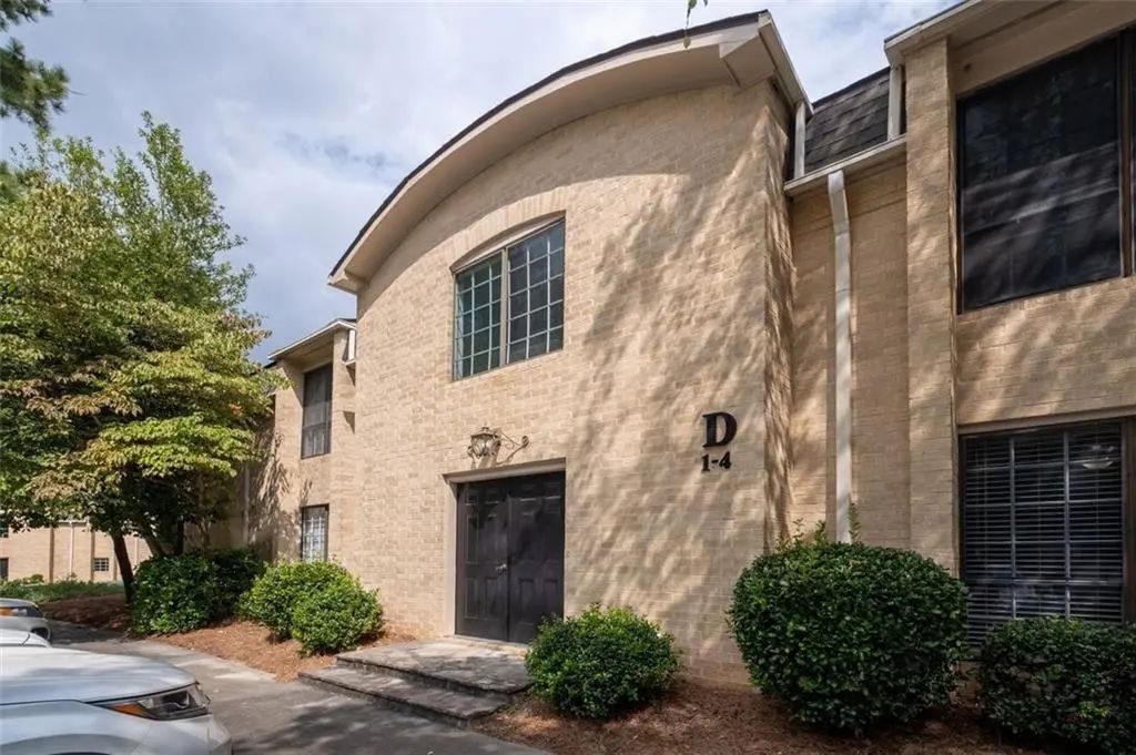 Unit D4 - 5400 Roswell Road, Sandy Springs