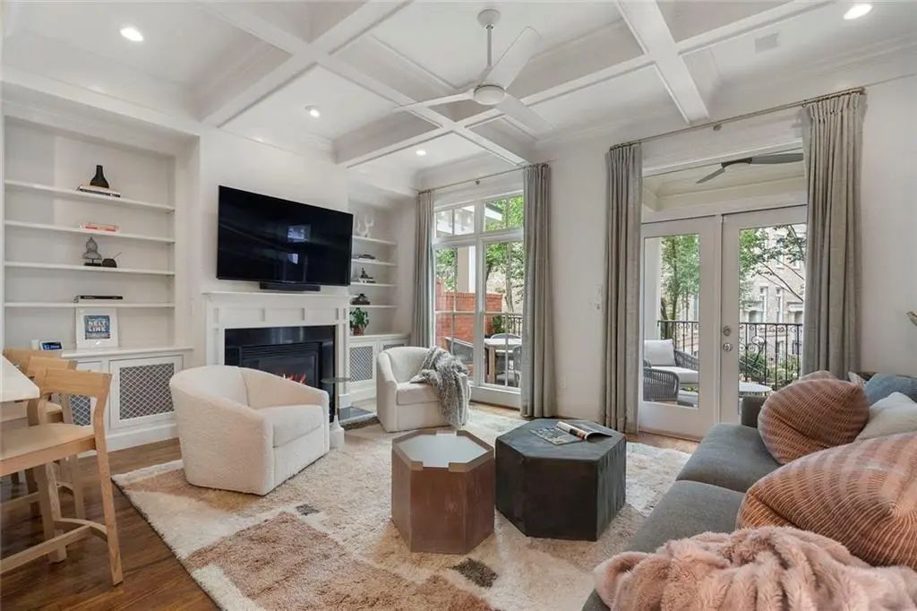 206 Montag Circle Ne, Atlanta