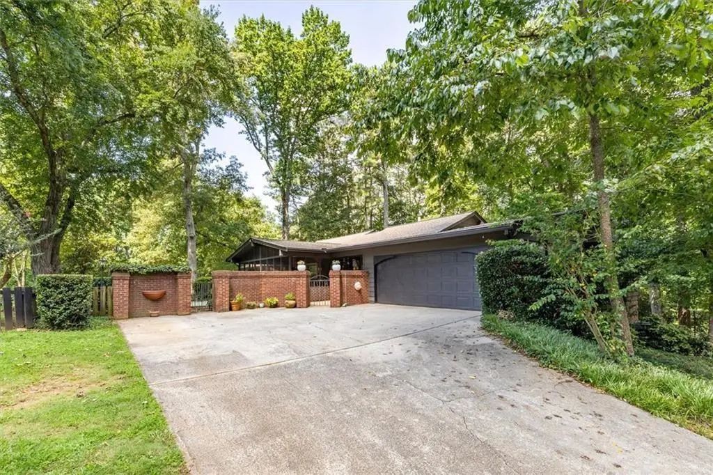 1921 Lilburn Stone Mountain Road, Smoke Rise