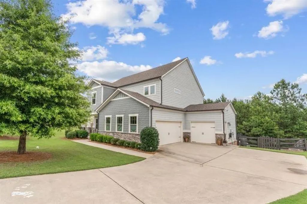 26 Ridgemont Way, Cartersville