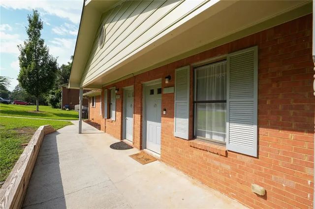 351 Freeport Drive, Lawrenceville