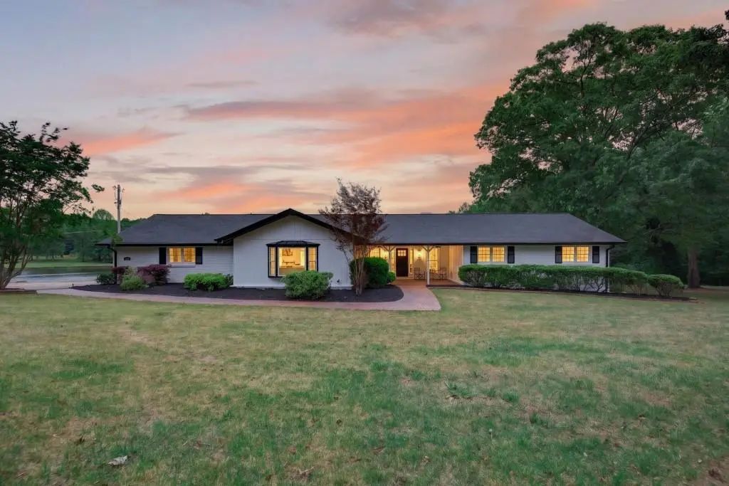 1078 Highway 92 S, Fayetteville