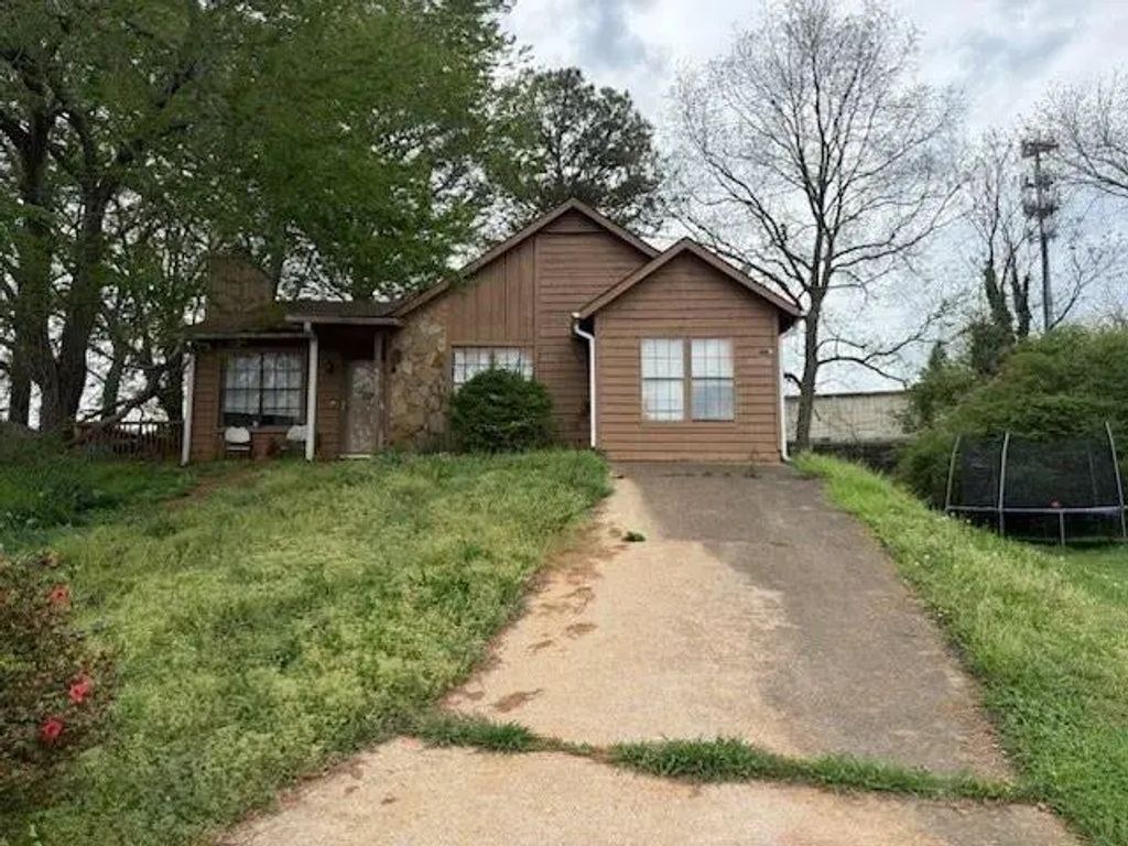 4817 Mainstreet Valley Trace, Stone Mountain
