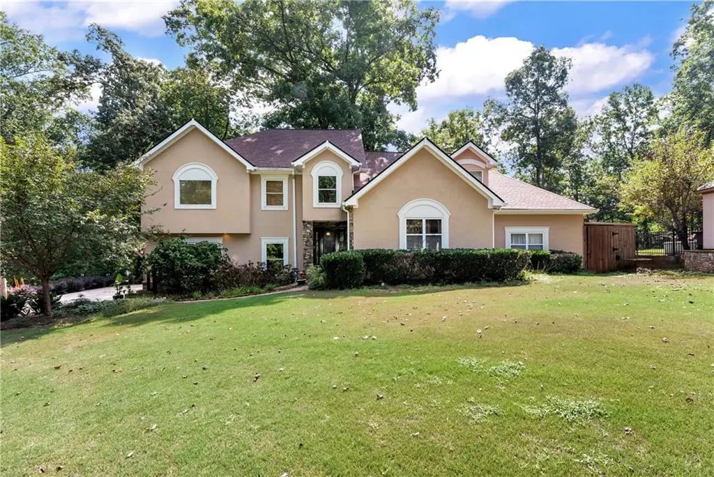 6319 Lakeview Drive, Buford