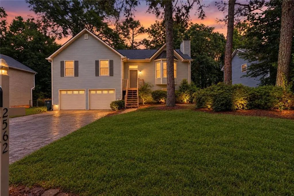 2562 Kennesaw Springs Court, Kennesaw