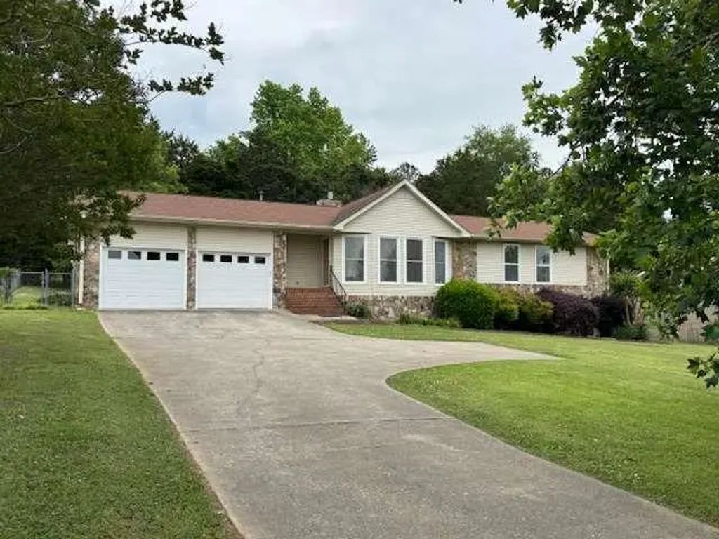 462 Oakwood Drive, Cedartown
