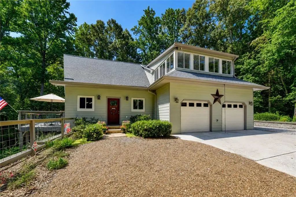 6173 Pine Circle, Flowery Branch