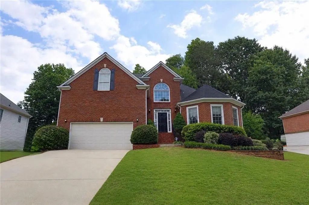 6025 Dumont Trace, Roswell