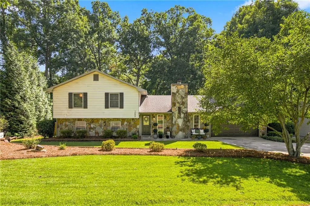 1088 Oak Grove Circle, Lawrenceville