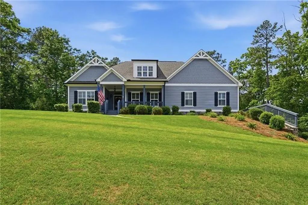 423 Spring Lake Hills, White