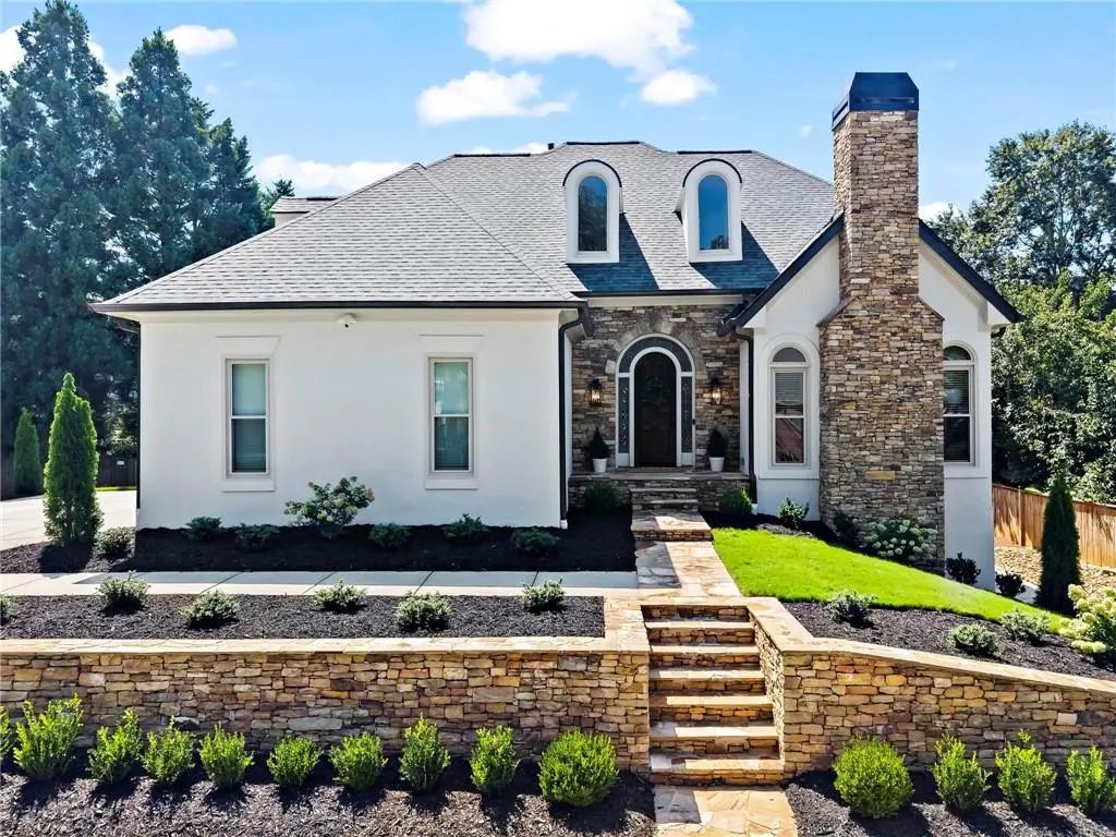 540 Clubfield Drive, Roswell