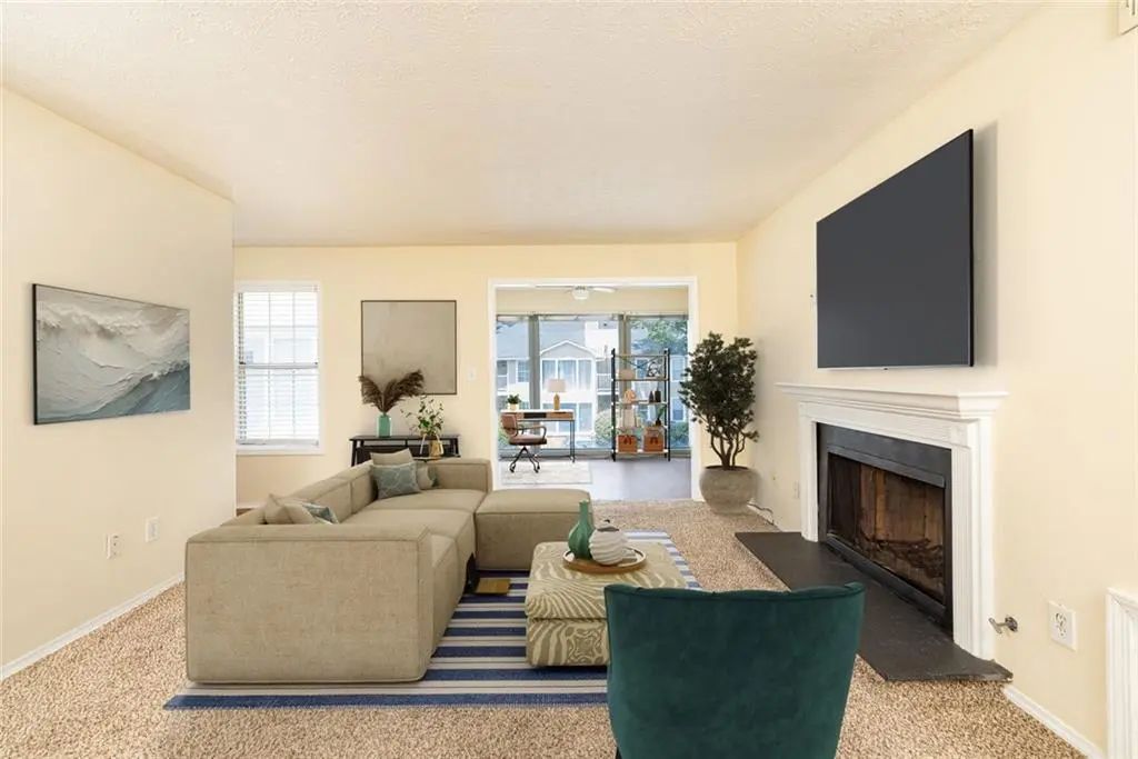 910 Augusta Drive Se, Marietta
