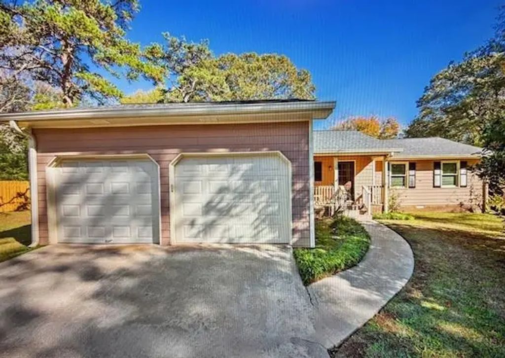 1963 Carriage Way, Lawrenceville